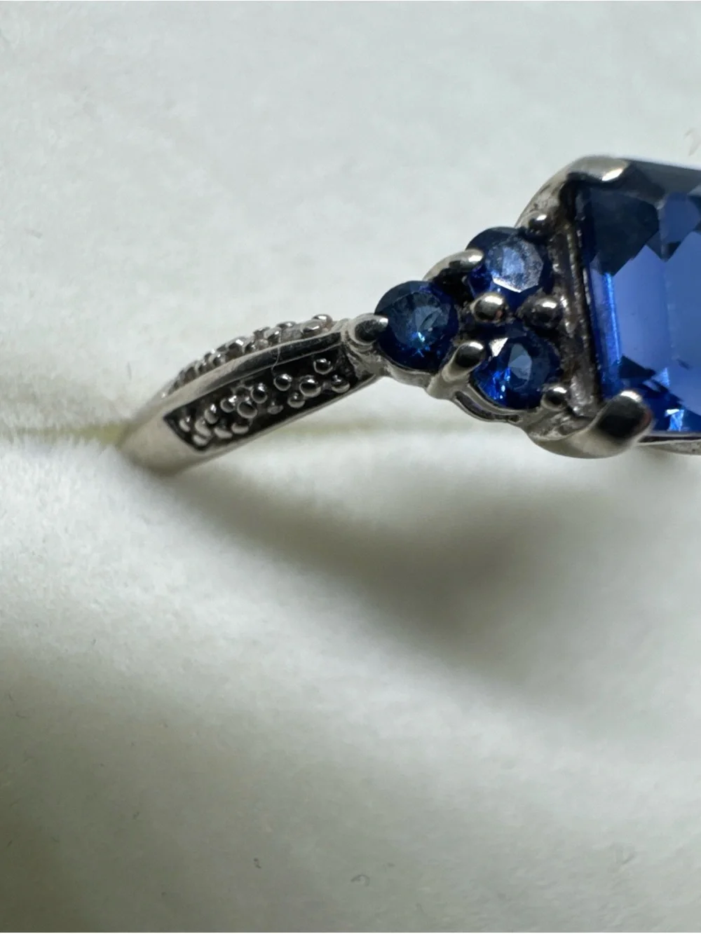 10k White Gold Blue Emerald Cut Sapphire & Diamonds Ring Size 6 Beautiful